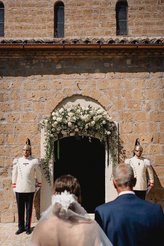La cerimonia nella chiesa dell’Abbazia