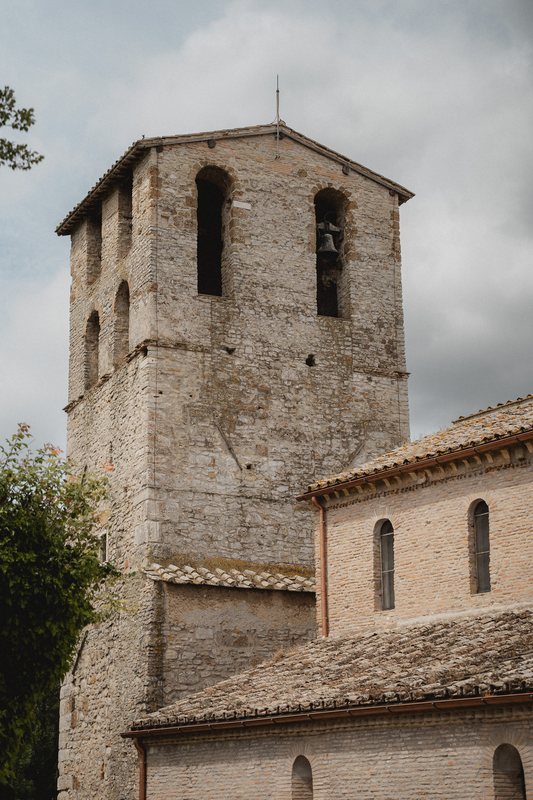 Il campanile e la pietra dell’Abbazia