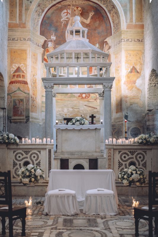 La cerimonia nella chiesa dell’Abbazia
