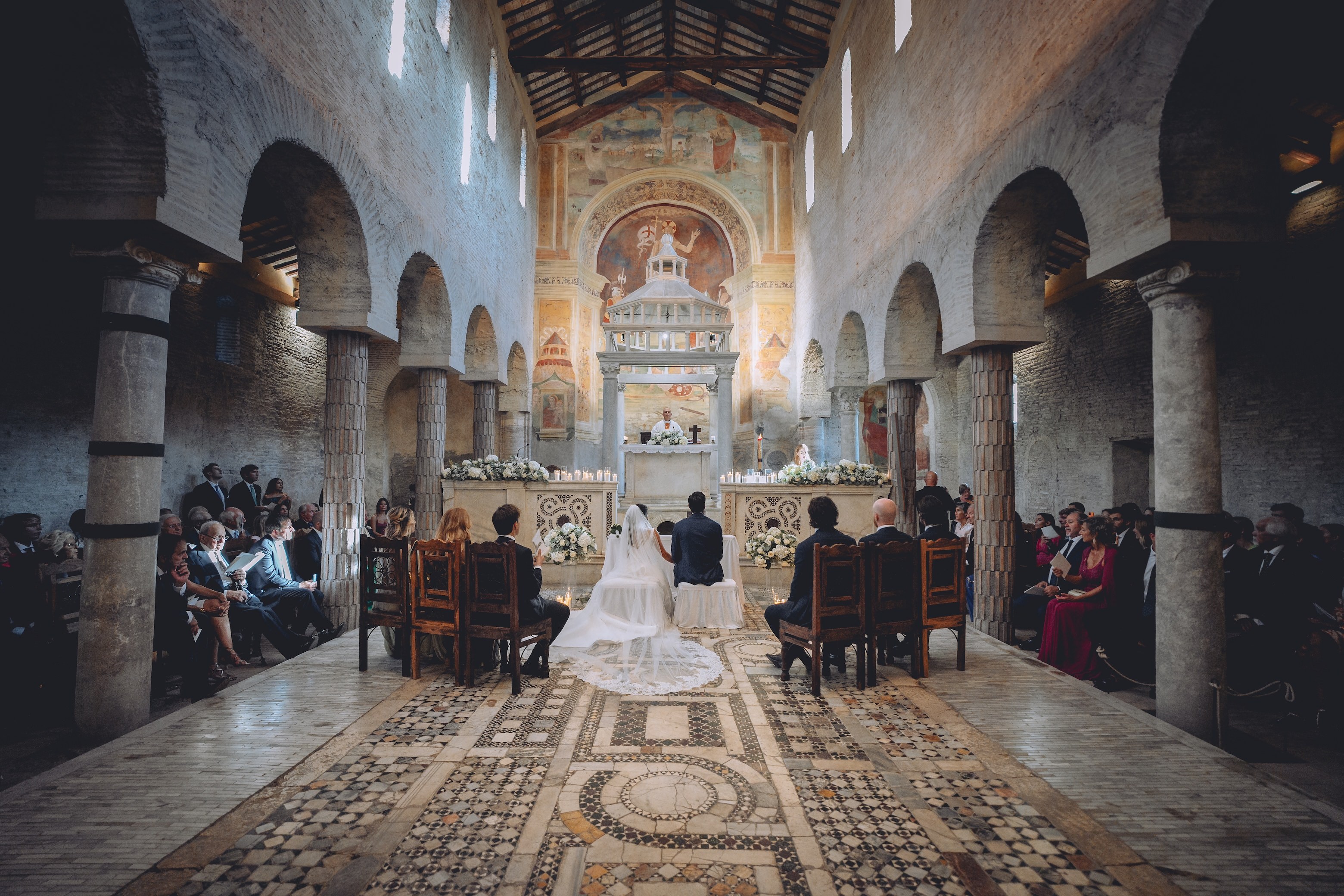 La cerimonia nella chiesa dell’Abbazia