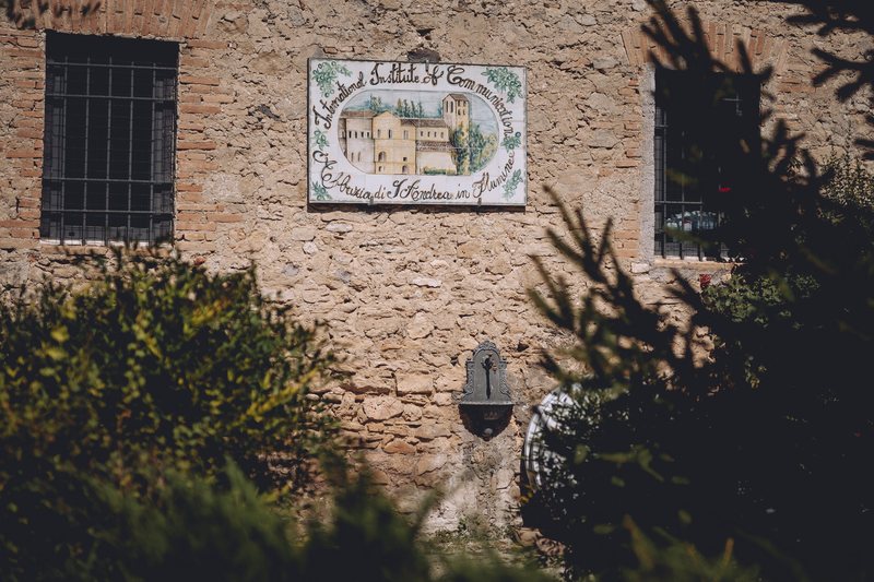 Percorsi e dettagli del giardino dell’Abbazia