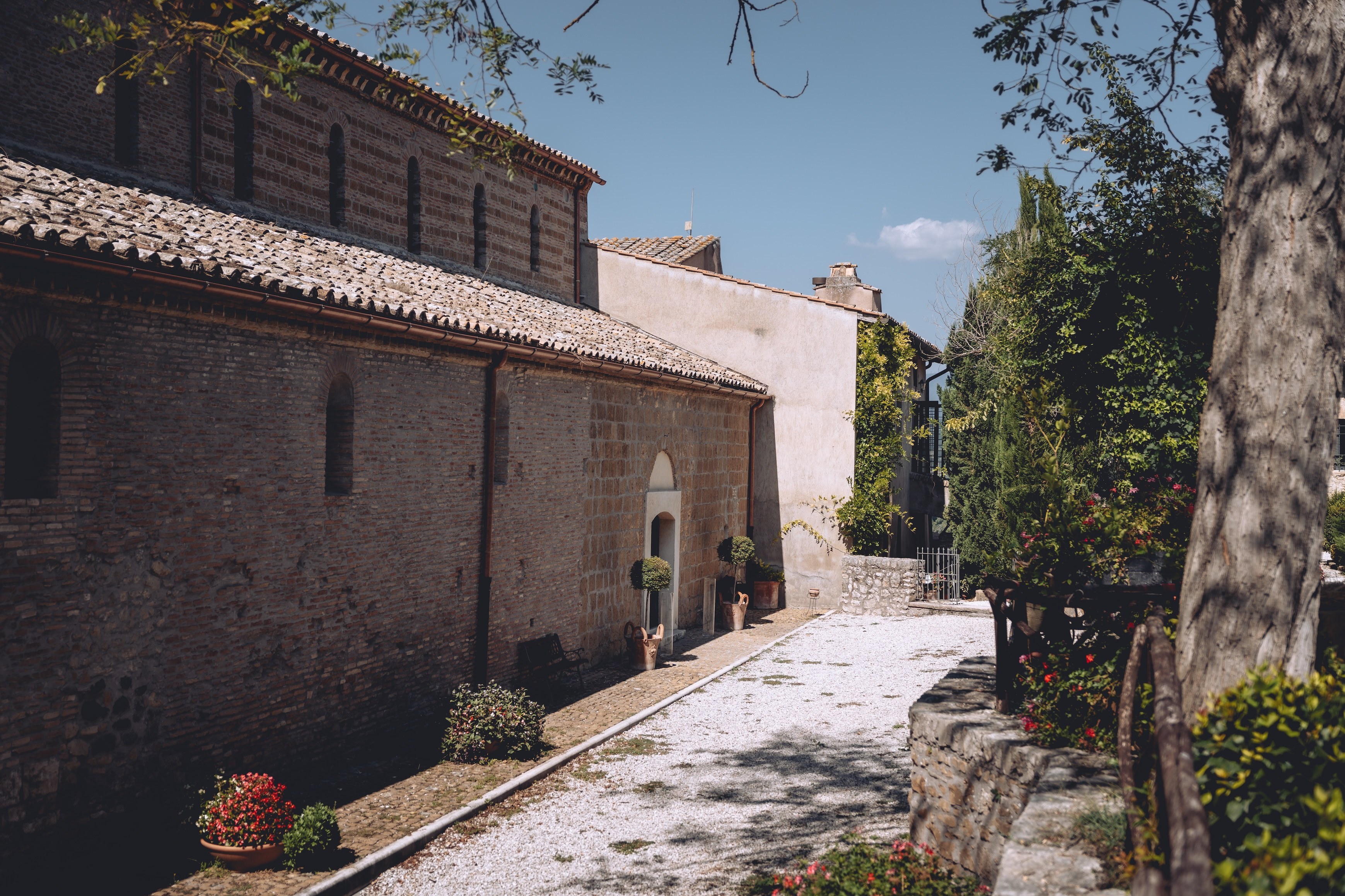 Percorsi e dettagli del giardino dell’Abbazia