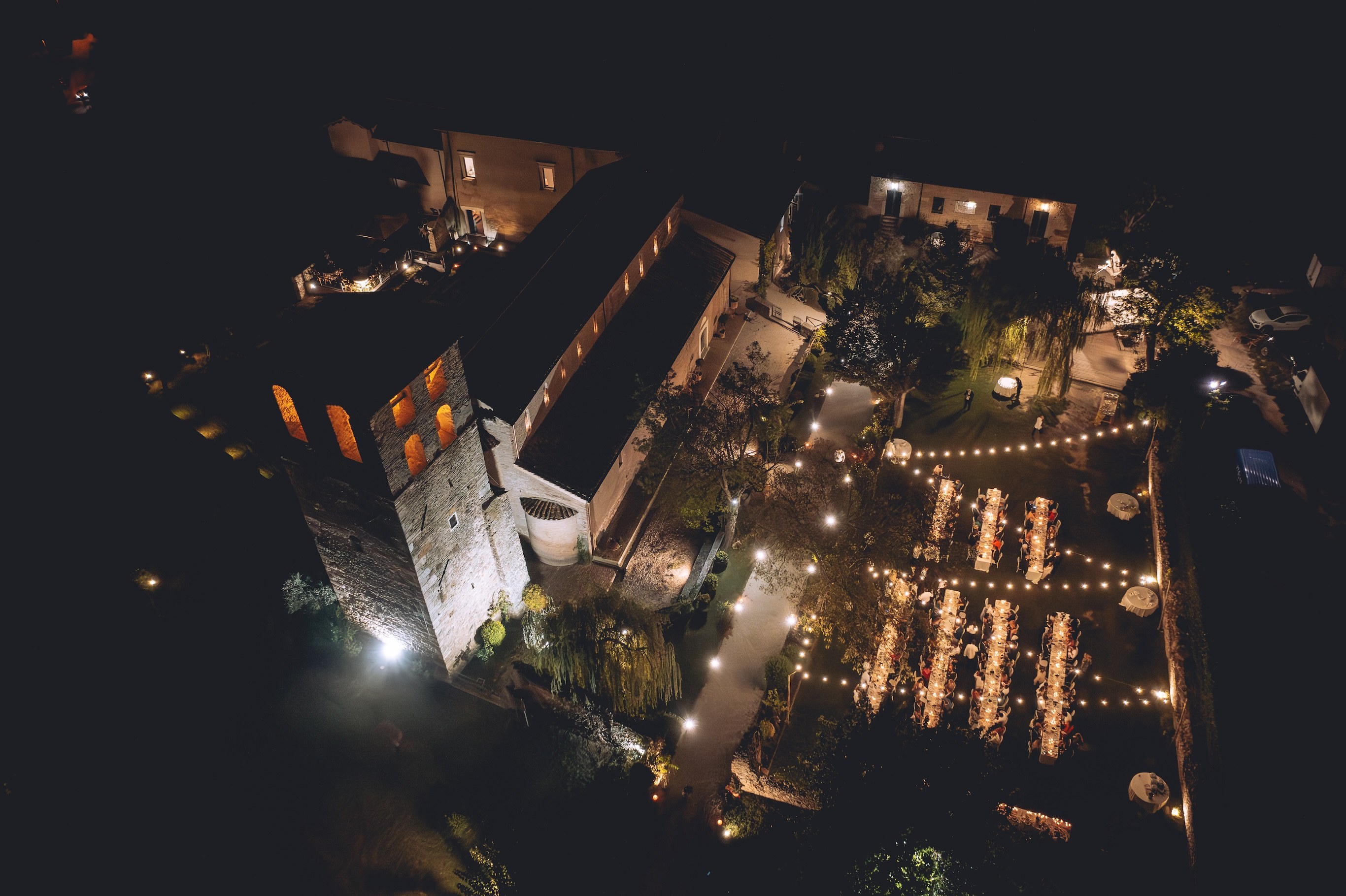 Le luci del ricevimento viste dall’alto