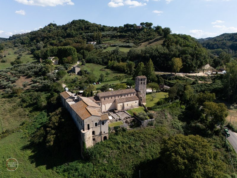 L’Abbazia e il paesaggio dall’alto