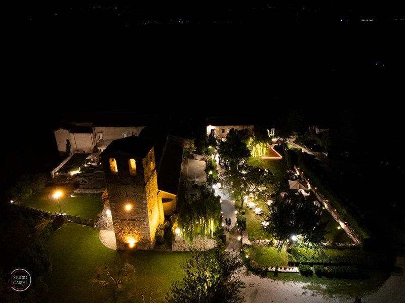 L’Abbazia illuminata alla sera